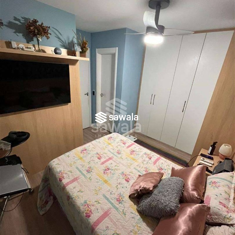 22581